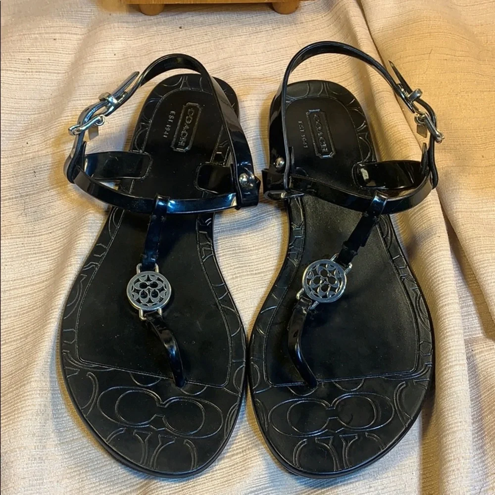 Coach worn once authentic thong sandal iconic logo